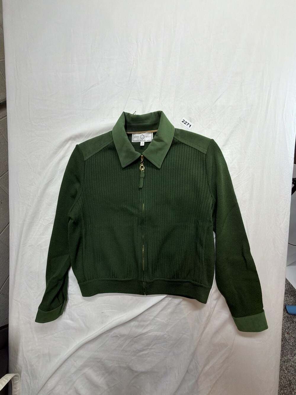 St. John Sport Size M Green Knit Zip Up Set
